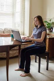 piano-posture-at-the-laptop